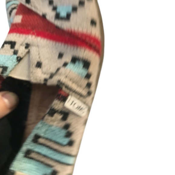 Tom's size 6 Gray Knit Sweater Ethnic Native Navajo Print Shoes Slip On Flats - Picture 4 of 7